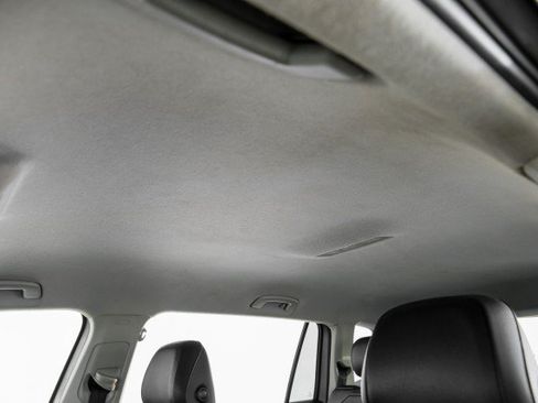 Used 2021 Volkswagen Tiguan SE FWD image 28