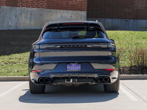 Used 2025 Porsche Cayenne GTS image 29