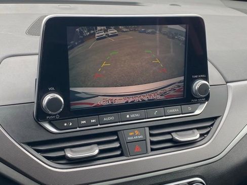 Certified 2024 Nissan Altima 2.5 SR image 3