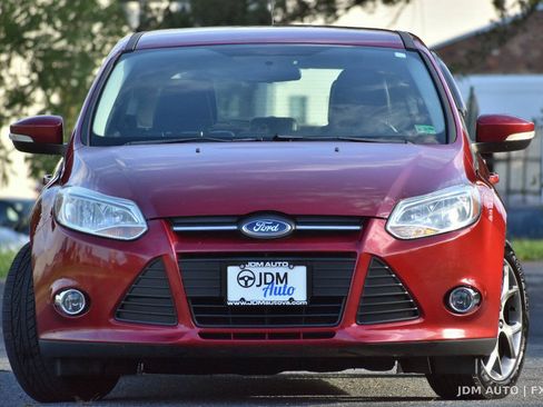 Used 2014 Ford Focus SE w/ Equipment Group 201A FWD image 3
