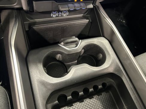 Used 2025 RAM 1500 Big Horn AWD/4WD image 25