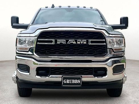 Used 2022 RAM 3500 Tradesman w/ Chrome Appearance Group AWD/4WD image 6