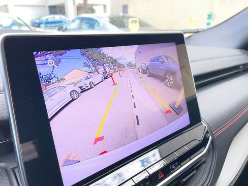 Used 2025 Jeep Compass Trailhawk image 17