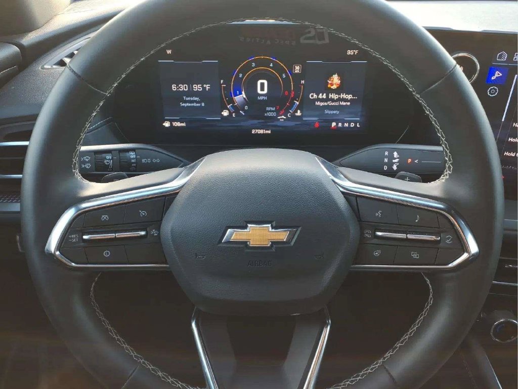 Used 2026 Chevrolet Traverse LT FWD image 13