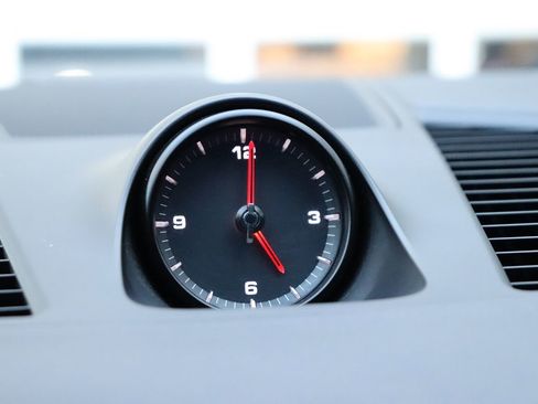 Used 2022 Porsche Cayenne Platinum Edition image 31