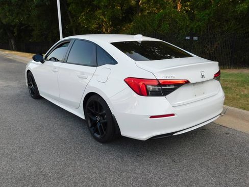 Used 2023 Honda Civic Sport image 3