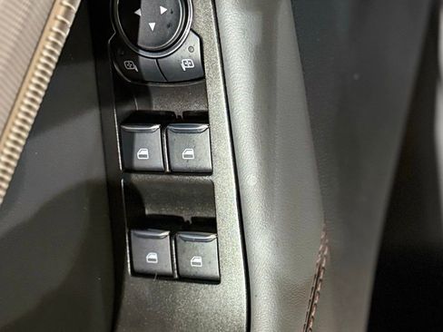 Used 2025 Ford Explorer Active w/ Active Comfort Package image 40