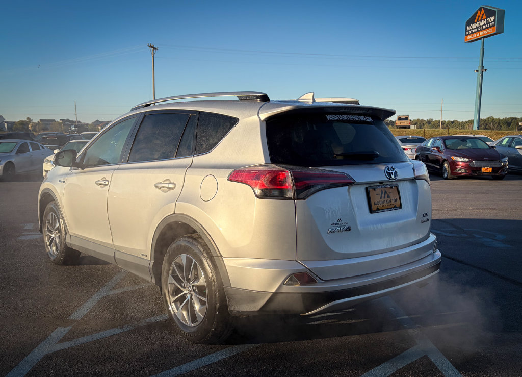 Used 2016 Toyota RAV4 XLE AWD/4WD image 21