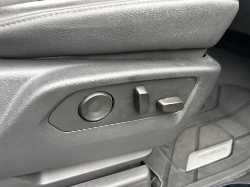 Used 2023 Chevrolet Silverado 1500 ZR2 w/ Technology Package image 58