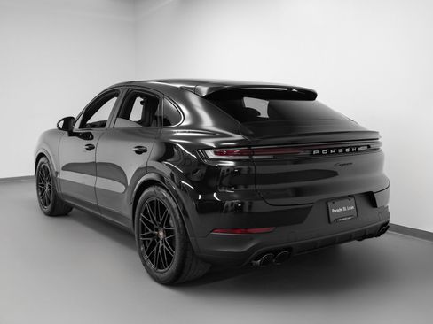 Certified 2026 Porsche Cayenne Coupe AWD/4WD image 3