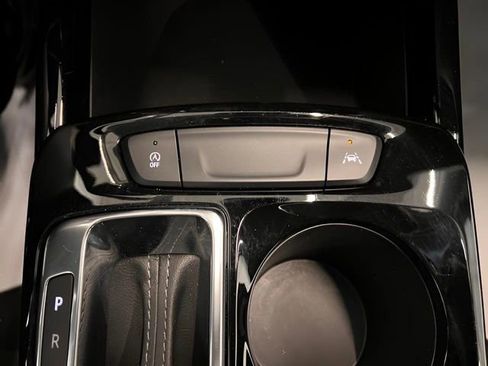 Used 2025 Chevrolet Trax LT w/ LT Convenience Package image 28