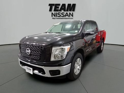 Used 2019 Nissan Titan SV AWD/4WD image 3