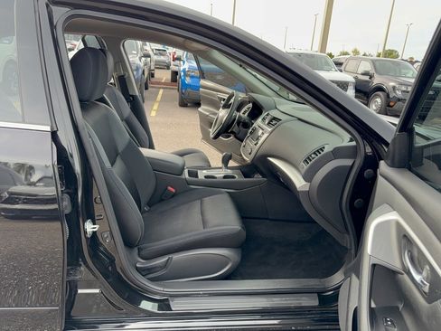 Used 2017 Nissan Altima 2.5 SR w/ Midnight Edition Package image 14