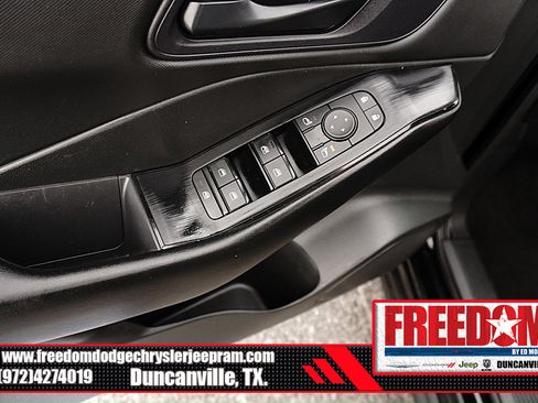 Used 2024 Nissan Rogue S FWD image 38