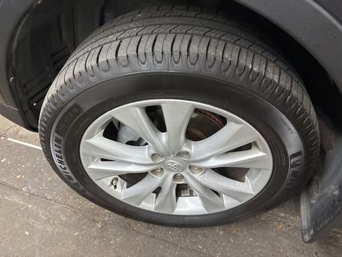 Used 2013 Toyota RAV4 Limited AWD/4WD image 4