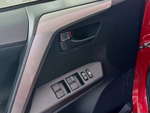 Used 2016 Toyota RAV4 LE image 15