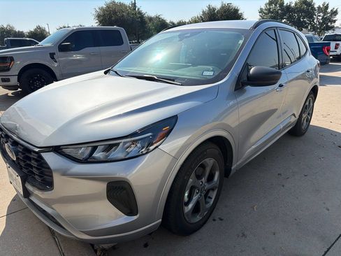 Used 2024 Ford Escape ST-Line w/ Tech Pack #1 FWD image 2