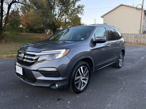 Used 2017 Honda Pilot Elite image 1