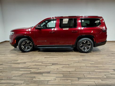 Certified 2024 Jeep Wagoneer Series III AWD/4WD image 32