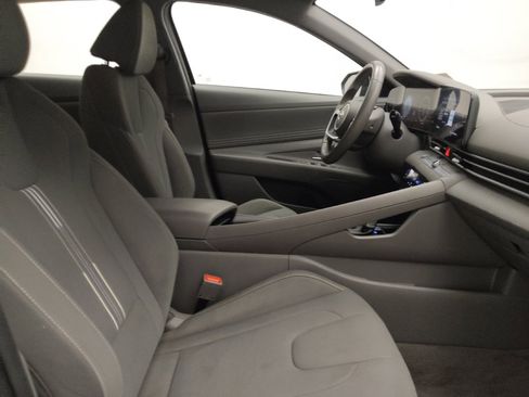 Used 2023 Hyundai Elantra SEL w/ Convenience Package FWD image 21