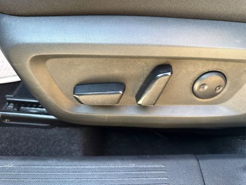 Used 2021 Nissan Rogue SV image 38