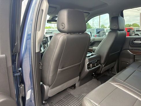 Used 2019 GMC Sierra 1500 SLT AWD/4WD image 18