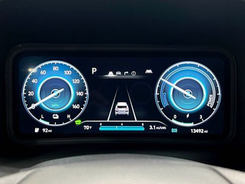 Used 2023 Hyundai Kona Limited FWD image 26
