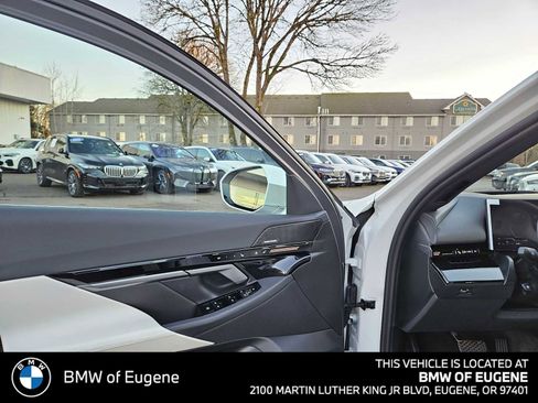 New 2026 BMW 530i xDrive w/ Premium Package AWD/4WD image 23