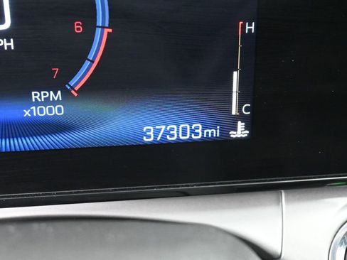 Used 2025 Chevrolet Trax LT FWD image 37