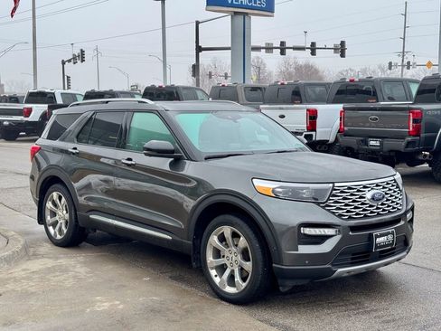 Certified 2020 Ford Explorer Platinum w/ Premium Technology Package image 7