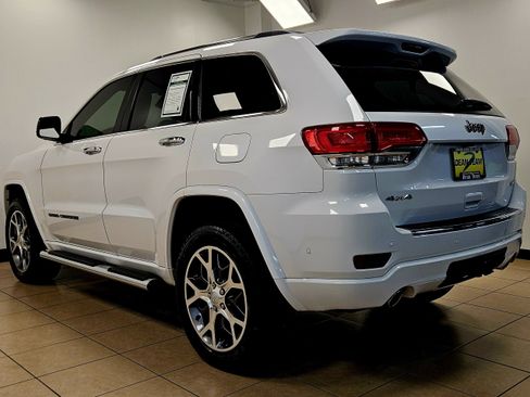 Used 2021 Jeep Grand Cherokee Overland AWD/4WD image 6