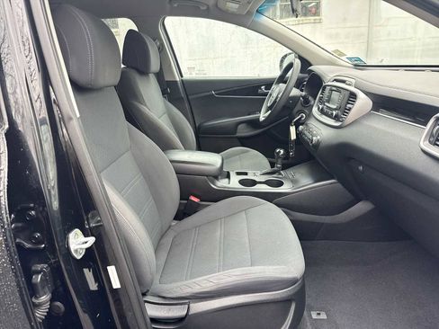 Used 2017 Kia Sorento LX image 15