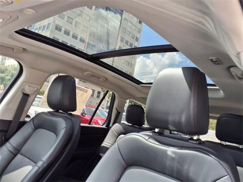 New 2025 Lincoln Aviator Premiere w/ Equipment Group 101A image 8