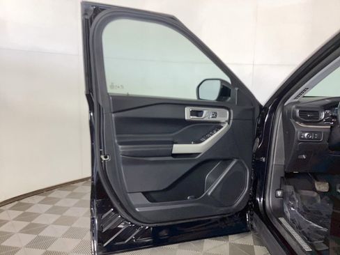 Used 2020 Ford Explorer Limited w/ Equipment Group 310A image 17