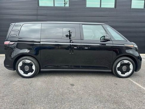 New 2025 Volkswagen ID. Buzz Pro S RWD image 10