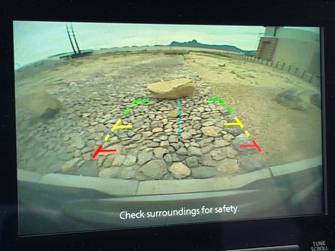 Used 2022 Nissan Frontier SV image 21