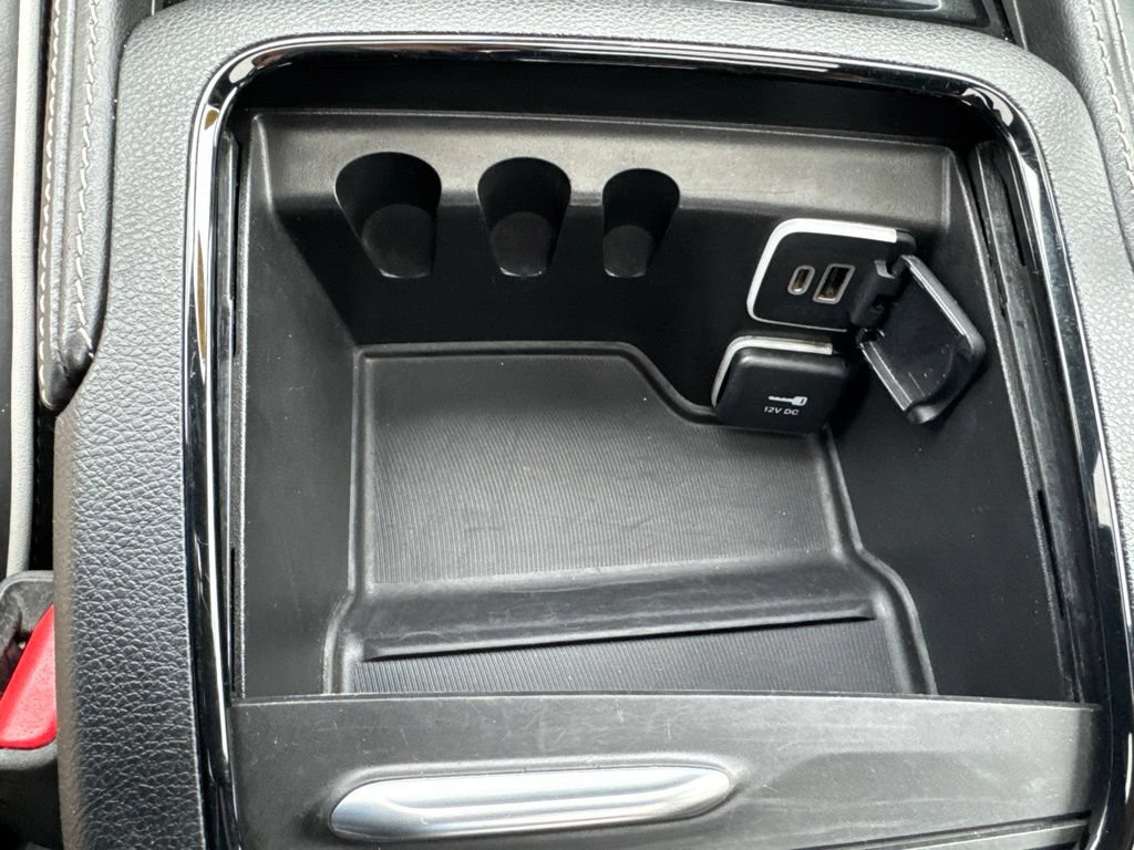 Used 2025 Chrysler Pacifica Limited FWD image 21