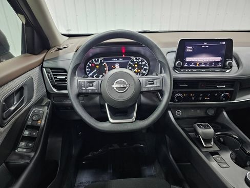 Used 2023 Nissan Rogue S AWD/4WD image 14