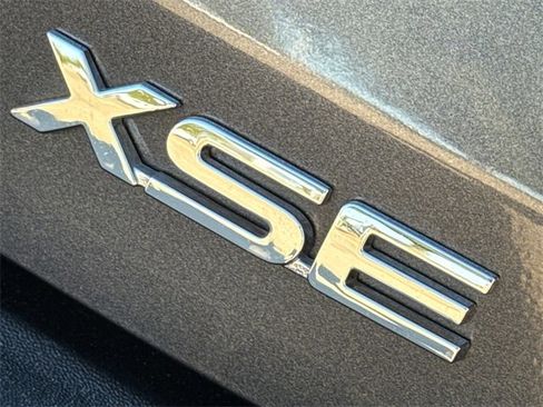 Used 2023 Toyota Highlander XSE image 10