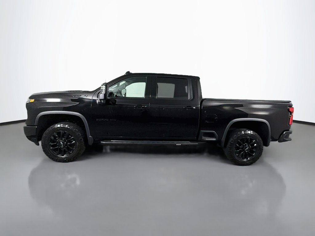 Used 2025 Chevrolet Silverado 3500 LTZ w/ LTZ Plus Package AWD/4WD image 4