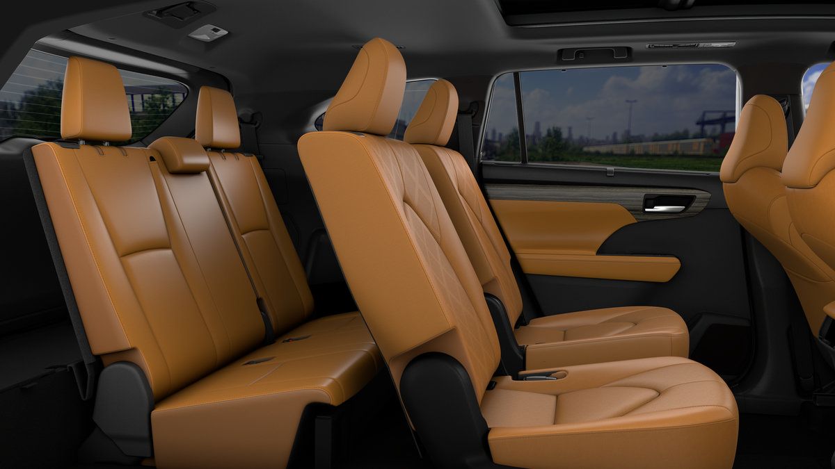 New 2026 Toyota Highlander Platinum AWD/4WD image 2