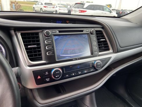 Used 2014 Toyota Highlander XLE image 34