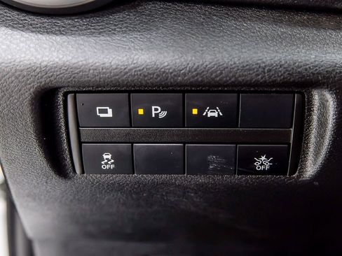 Used 2023 Nissan Versa S w/ Trunk Package image 23