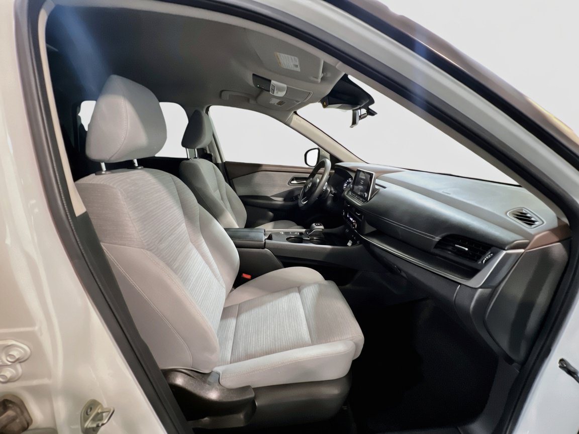 Used 2023 Nissan Rogue SV FWD image 20