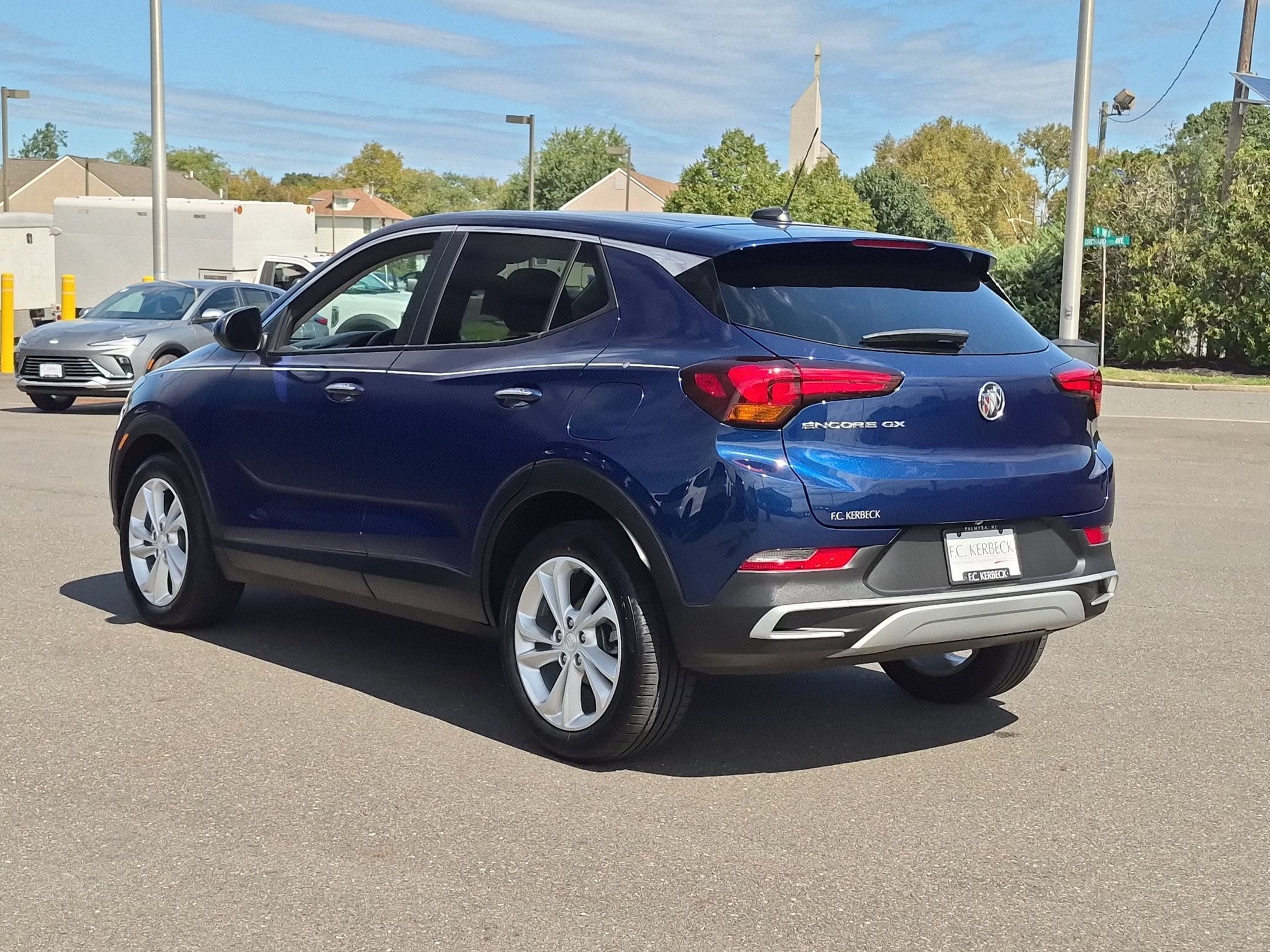 Certified 2023 Buick Encore GX Preferred w/ Cold Weather Comfort Package FWD image 5