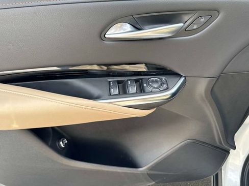 Certified 2024 Cadillac XT4 Luxury w/ Cold Weather Package FWD image 16