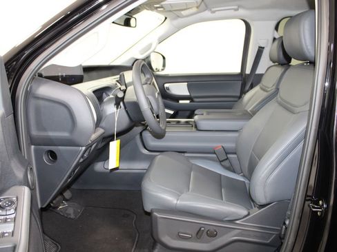 New 2026 Ford Expedition Active image 25