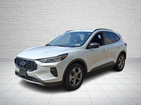 Used 2025 Ford Escape ST-Line FWD image 3