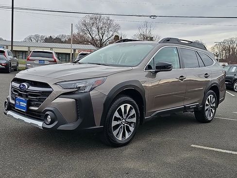 Used 2023 Subaru Outback Limited XT AWD/4WD image 3