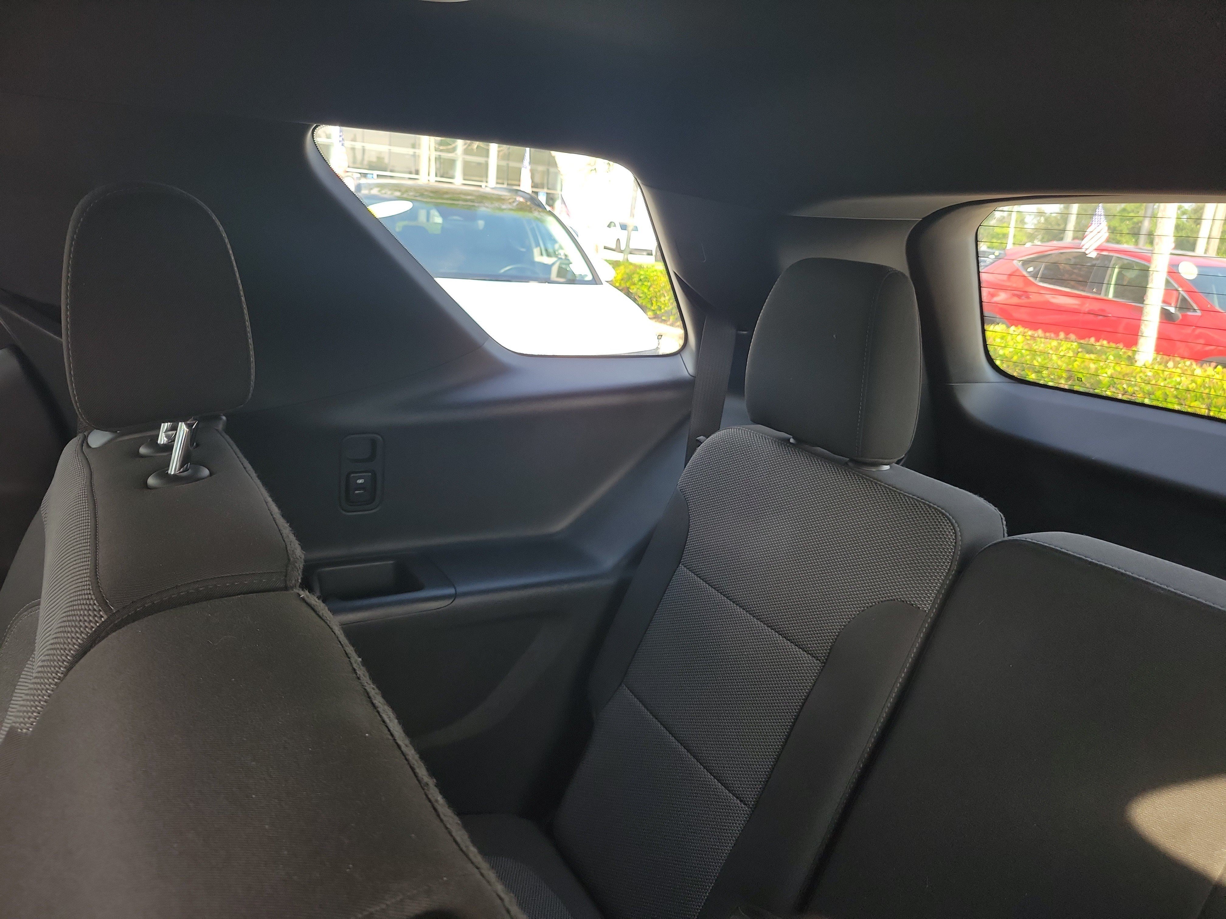 Used 2023 Chevrolet Traverse LT FWD image 14